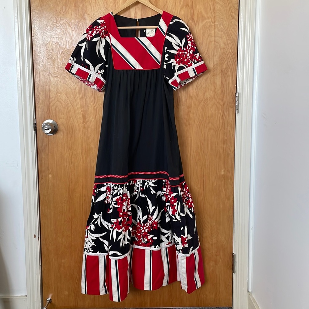 Unique Hawaiian Maxi Dress Beautiful Tropical, Colorful, Resort Beachy